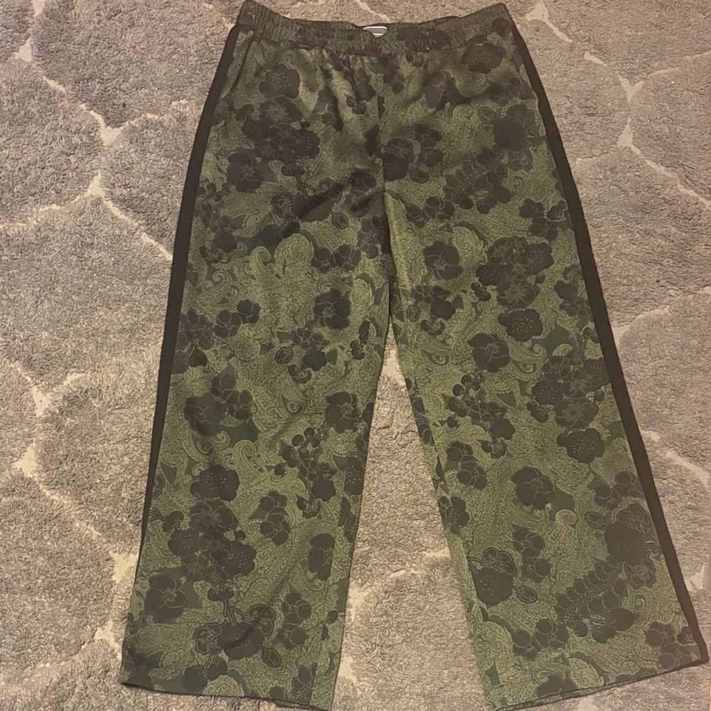 EUC Chelsea 28 Floral Patterned Green Pants